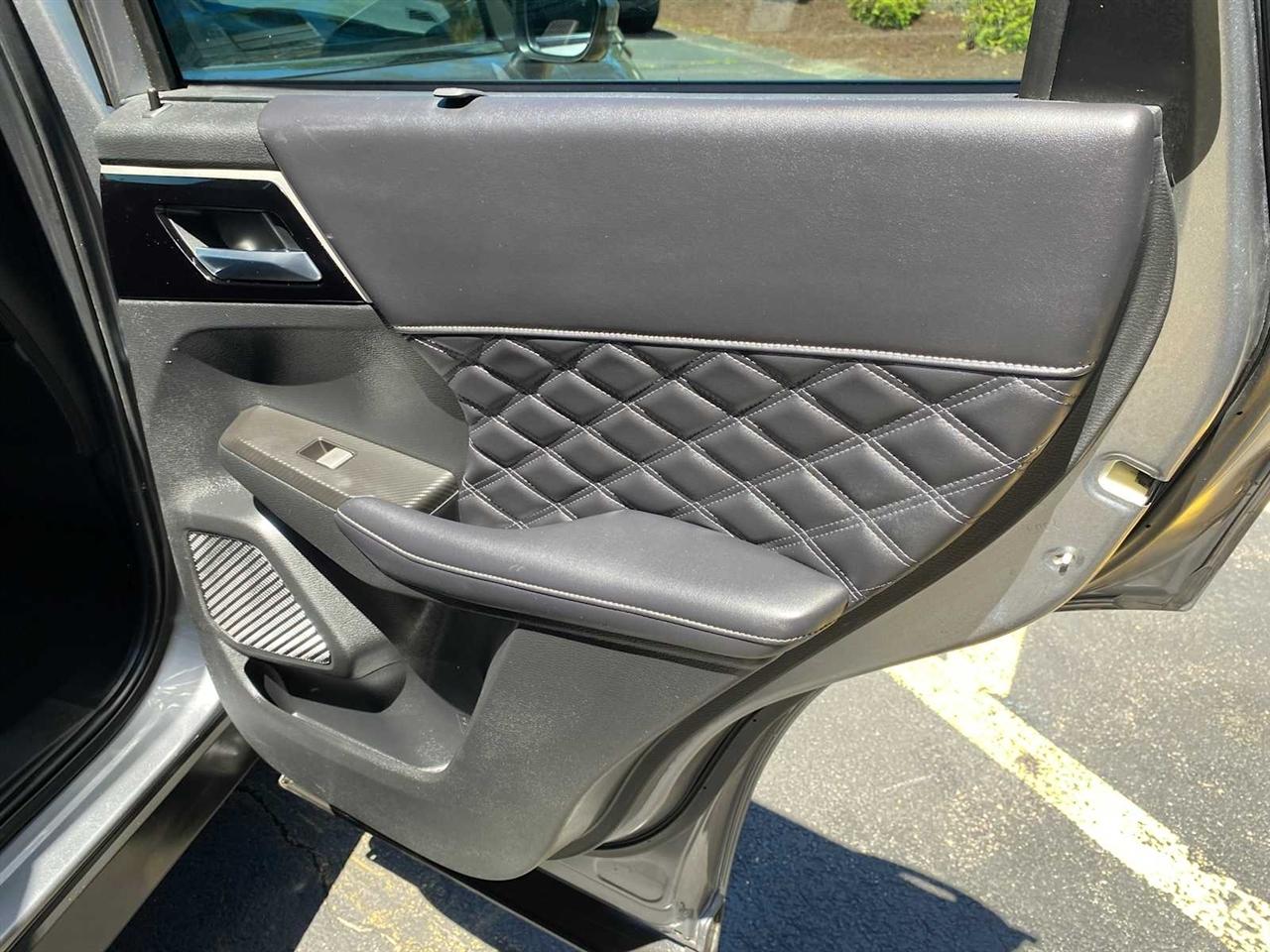 Mitsubishi Outlander SEL 4WD 2023