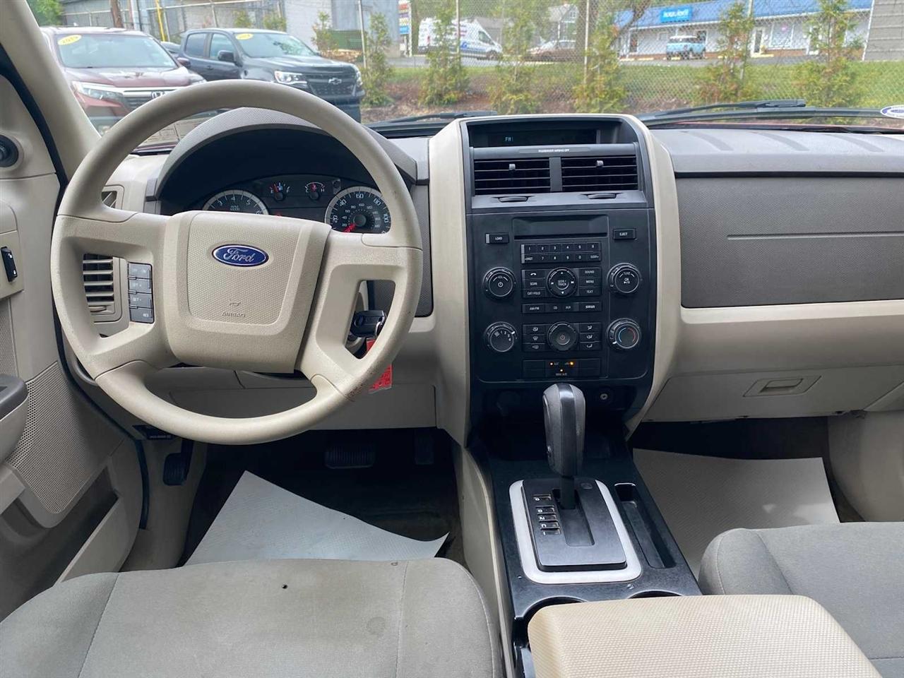 Ford Escape XLS FWD 2012