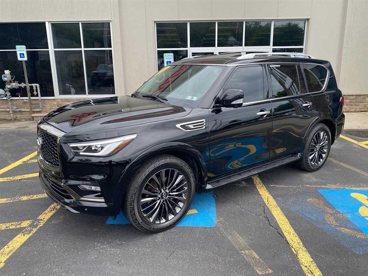 Infiniti QX80 LUXE 4WD 2021