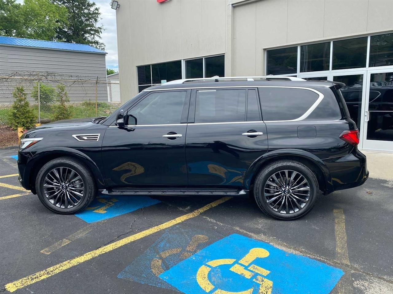 Infiniti QX80 LUXE 4WD 2021