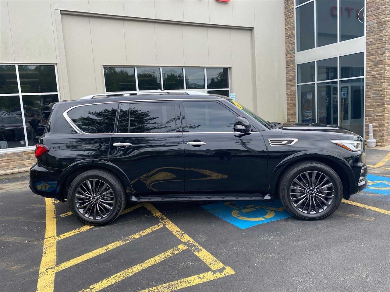 Infiniti QX80 LUXE 4WD 2021