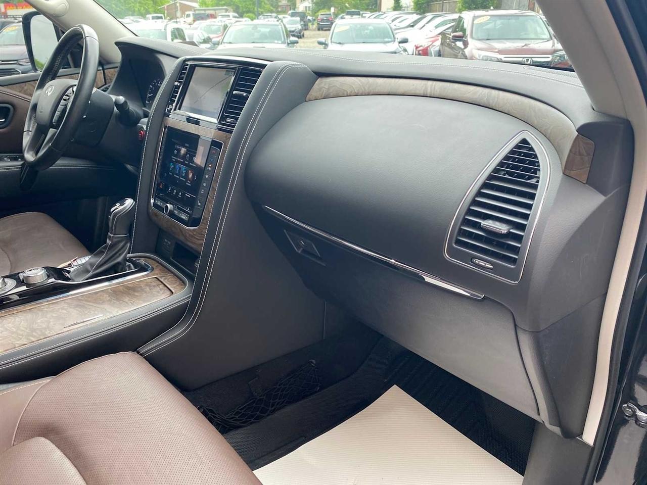 Infiniti QX80 LUXE 4WD 2021