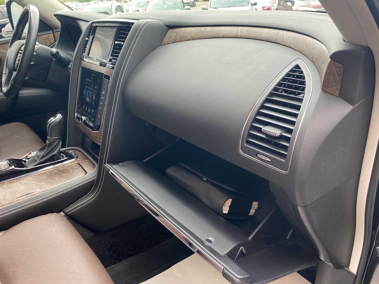 Infiniti QX80 LUXE 4WD 2021