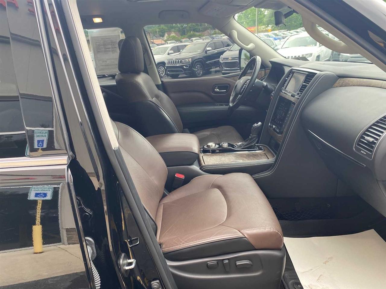 Infiniti QX80 LUXE 4WD 2021