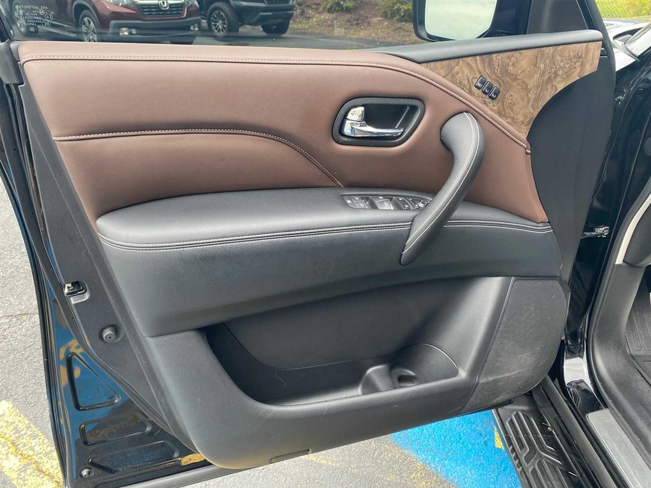 Infiniti QX80 LUXE 4WD 2021
