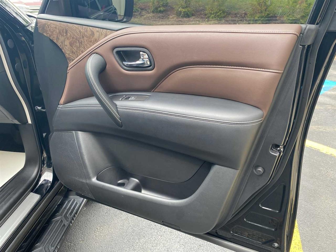 Infiniti QX80 LUXE 4WD 2021