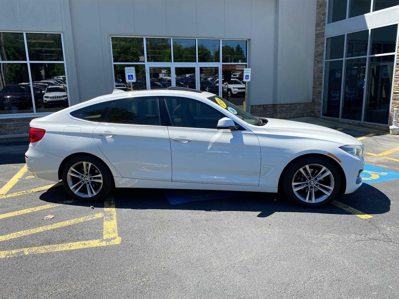 BMW 3-Series Gran Turismo 330i xDrive 2018