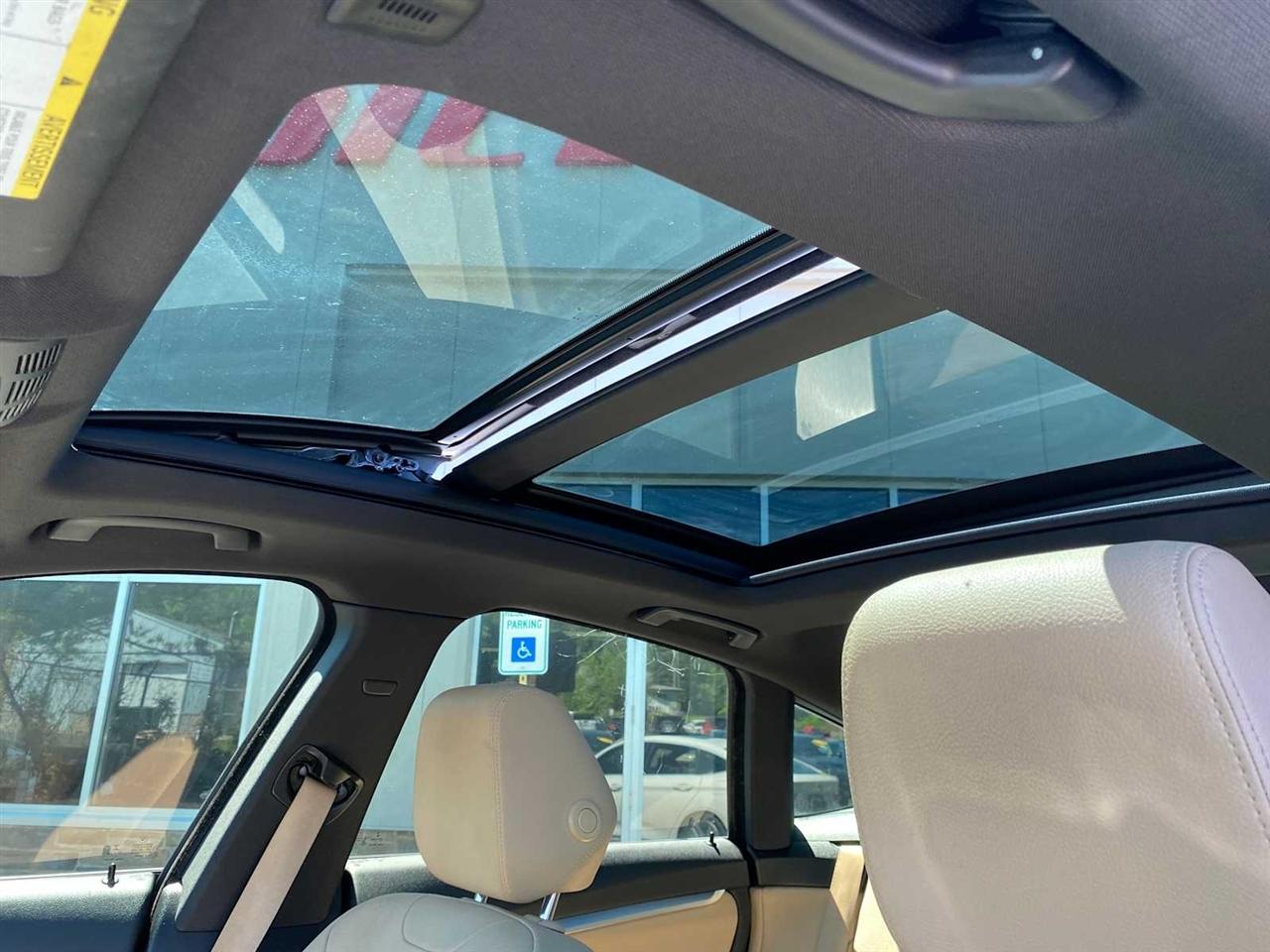BMW 3-Series Gran Turismo 330i xDrive 2018
