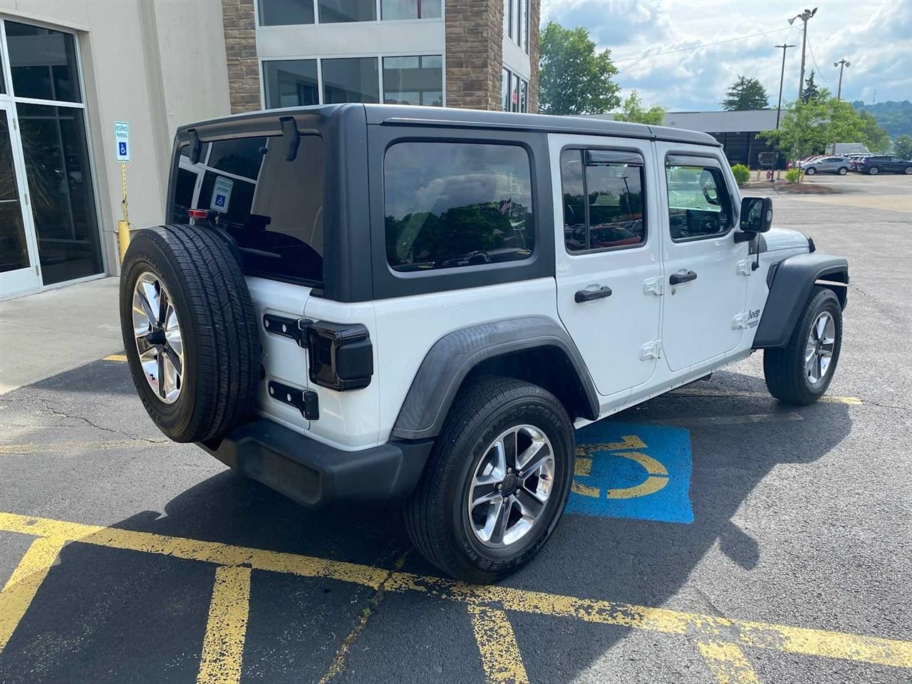 Jeep Wrangler Unlimited Sport 2018