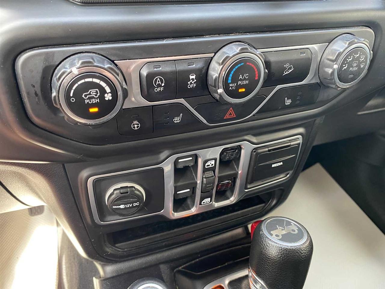 Jeep Wrangler Unlimited Sport 2018