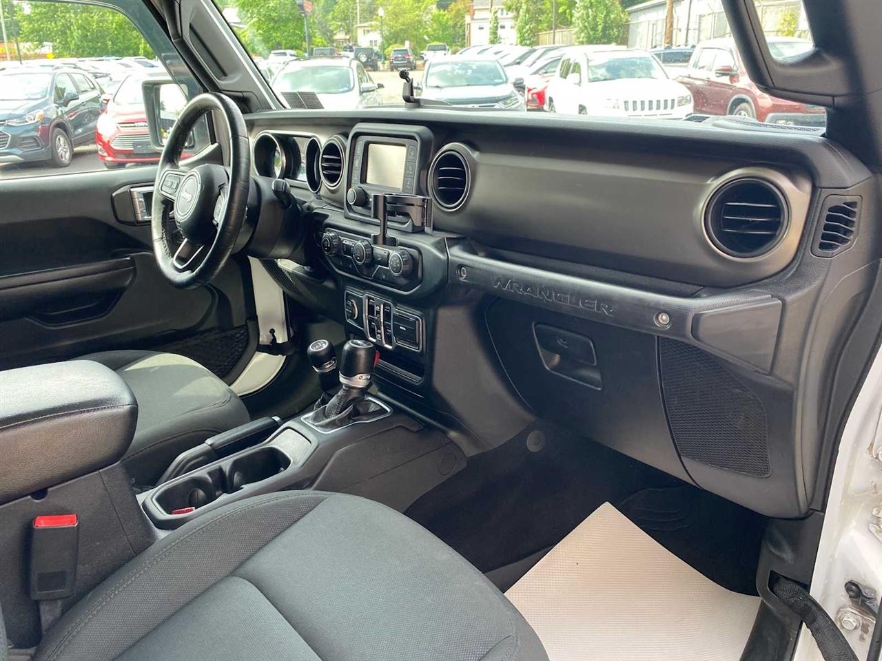 Jeep Wrangler Unlimited Sport 2018