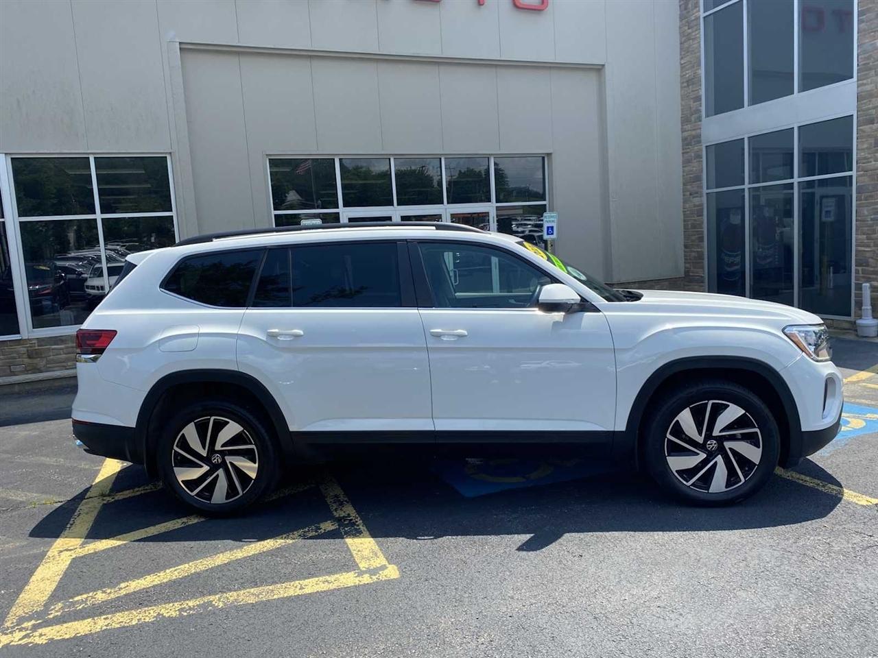 Volkswagen Atlas SE w/Technology 4MOTION 2024