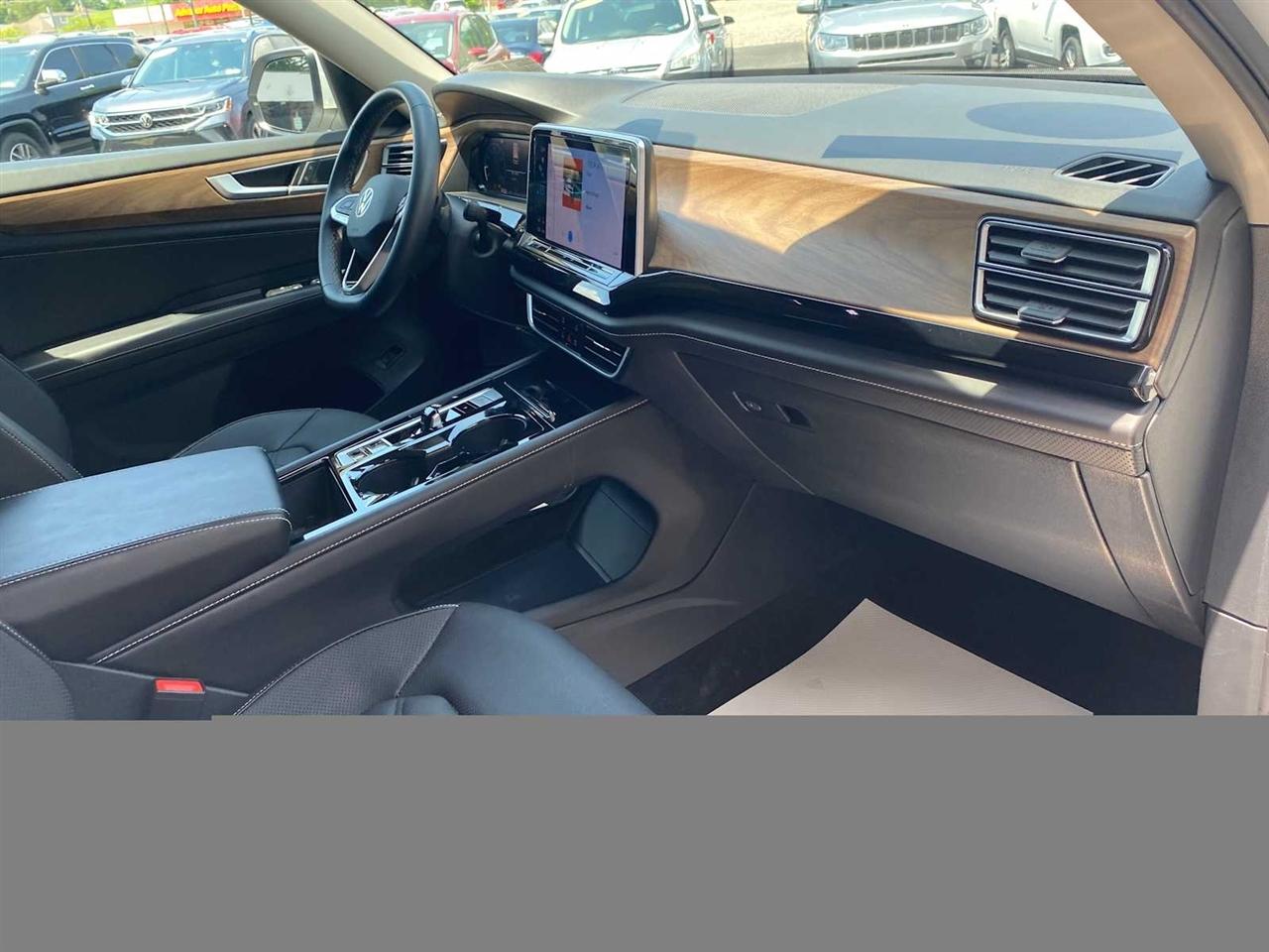 Volkswagen Atlas SE w/Technology 4MOTION 2024