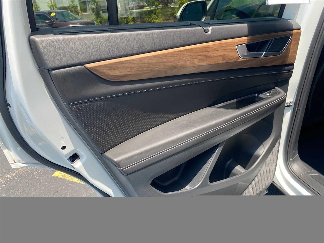 Volkswagen Atlas SE w/Technology 4MOTION 2024