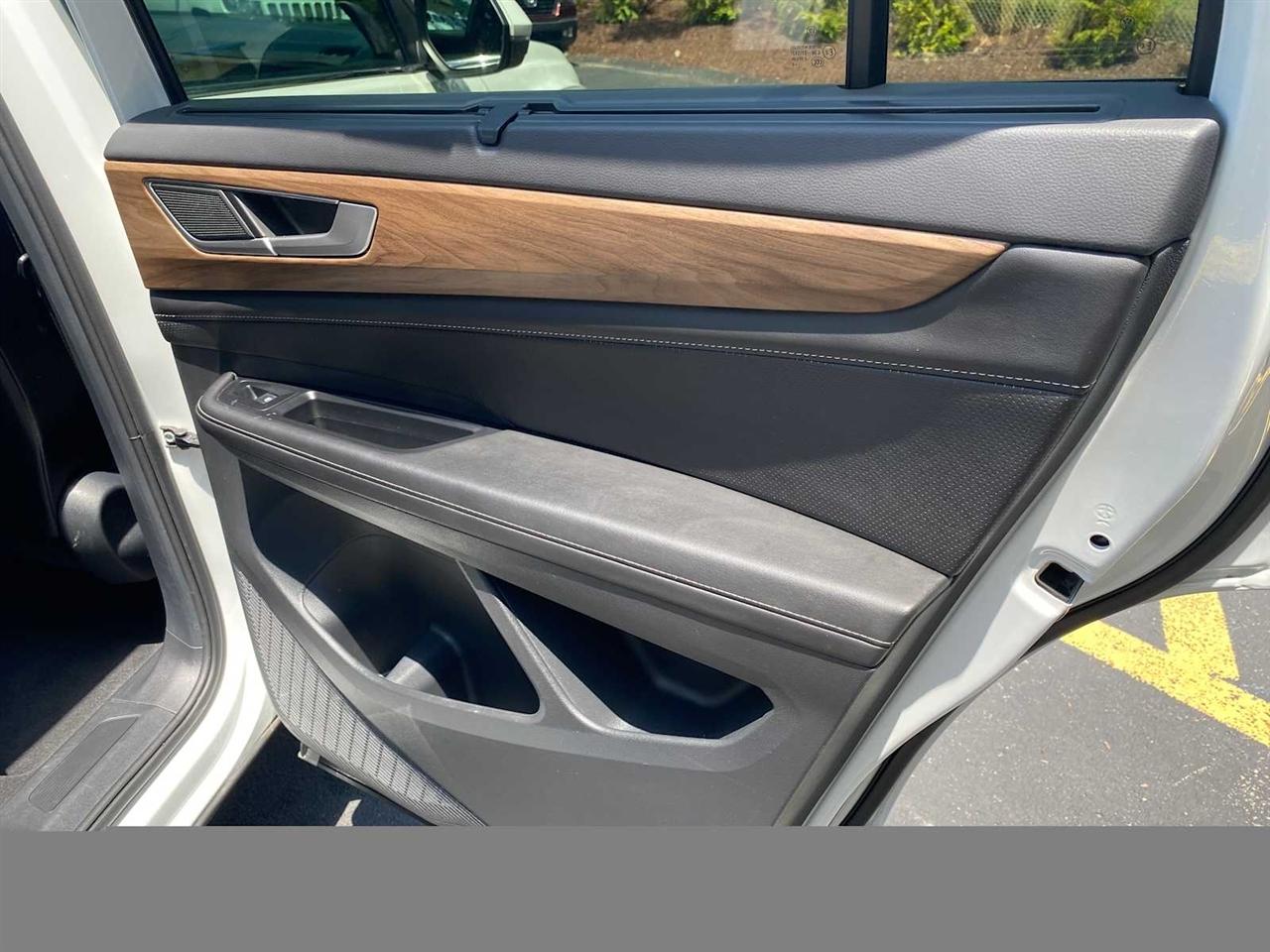 Volkswagen Atlas SE w/Technology 4MOTION 2024