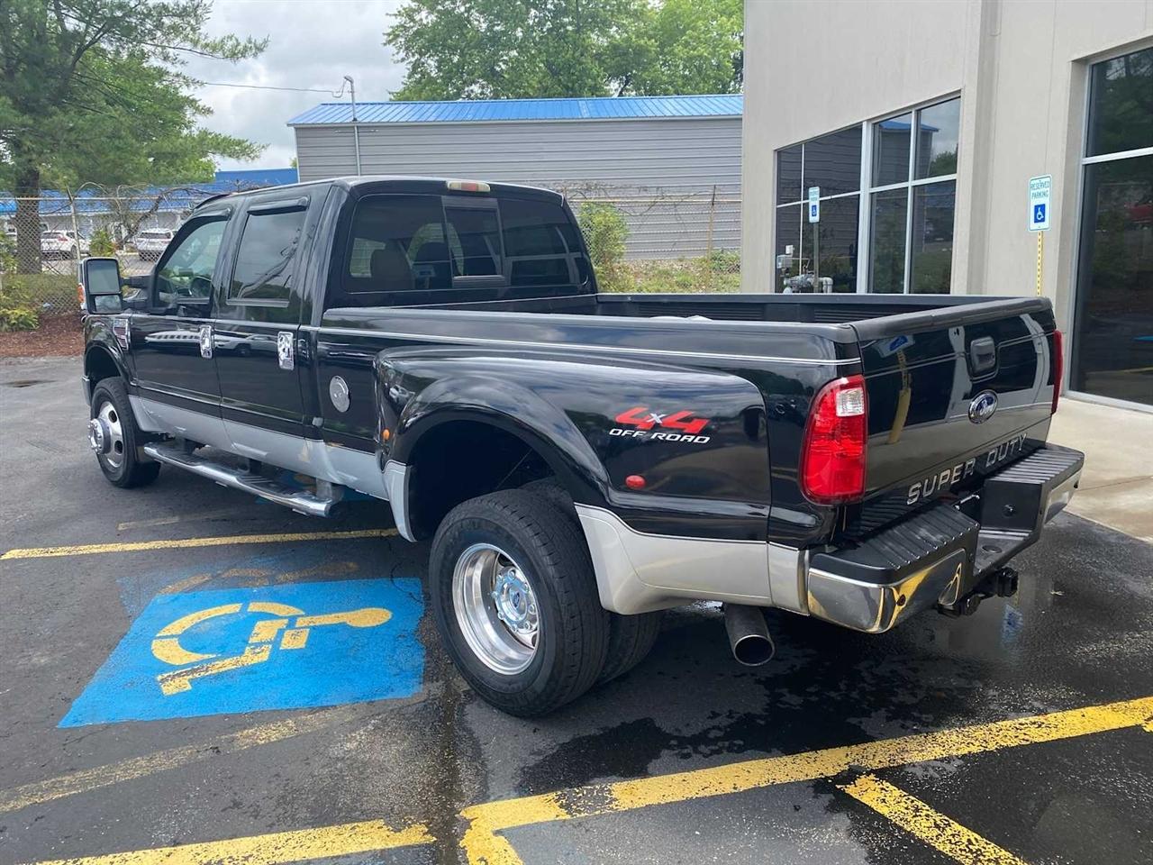 Ford F-350 SD Lariat Crew Cab DRW 4WD 2008