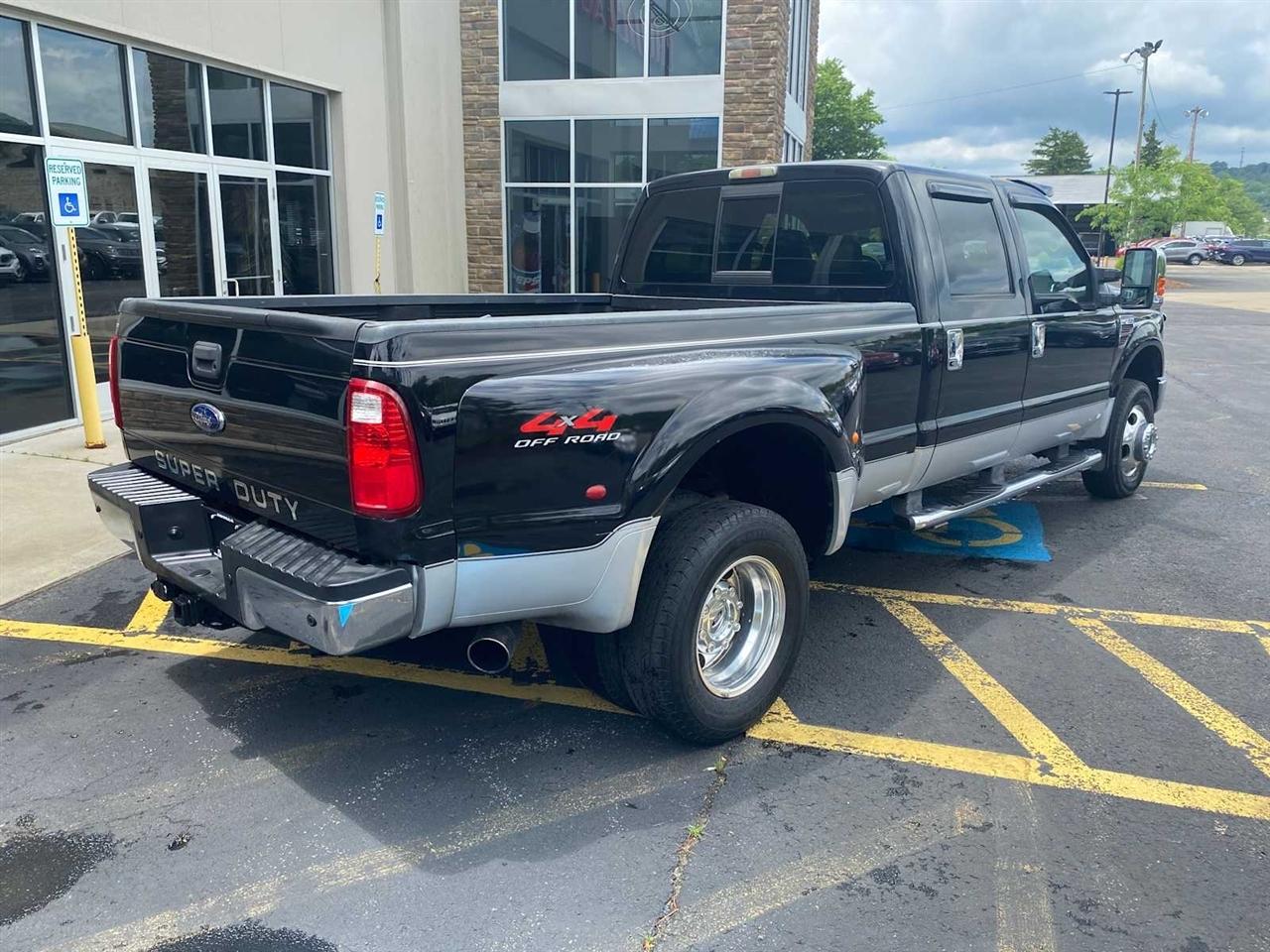 Ford F-350 SD Lariat Crew Cab DRW 4WD 2008