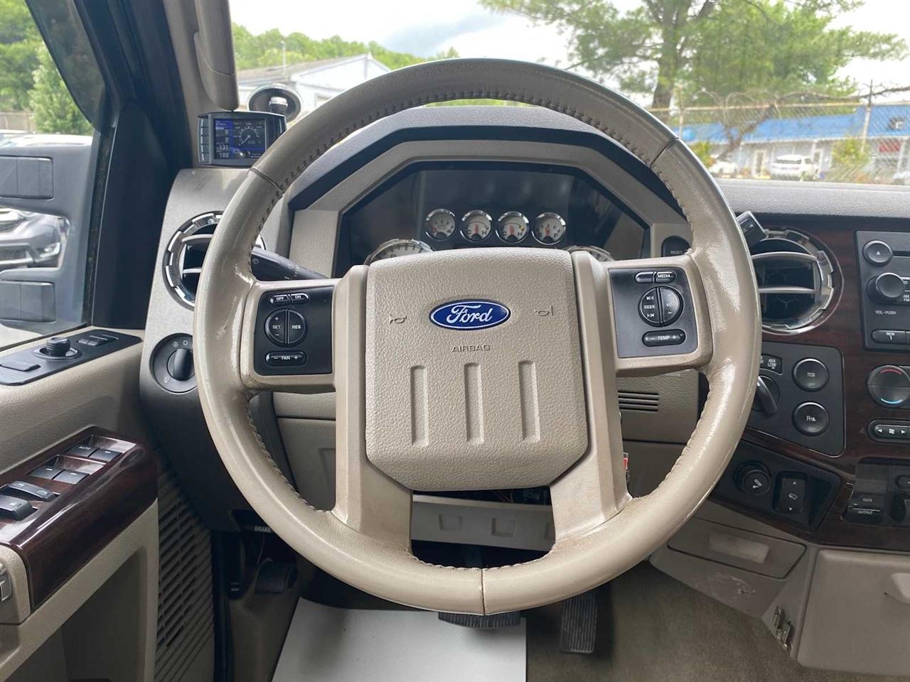 Ford F-350 SD Lariat Crew Cab DRW 4WD 2008