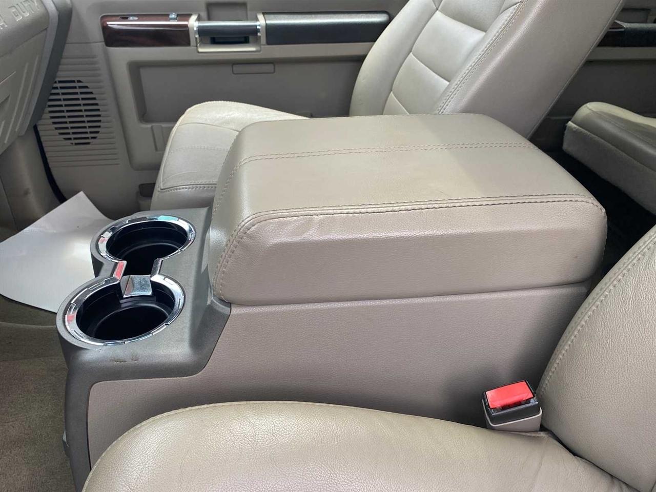 Ford F-350 SD Lariat Crew Cab DRW 4WD 2008