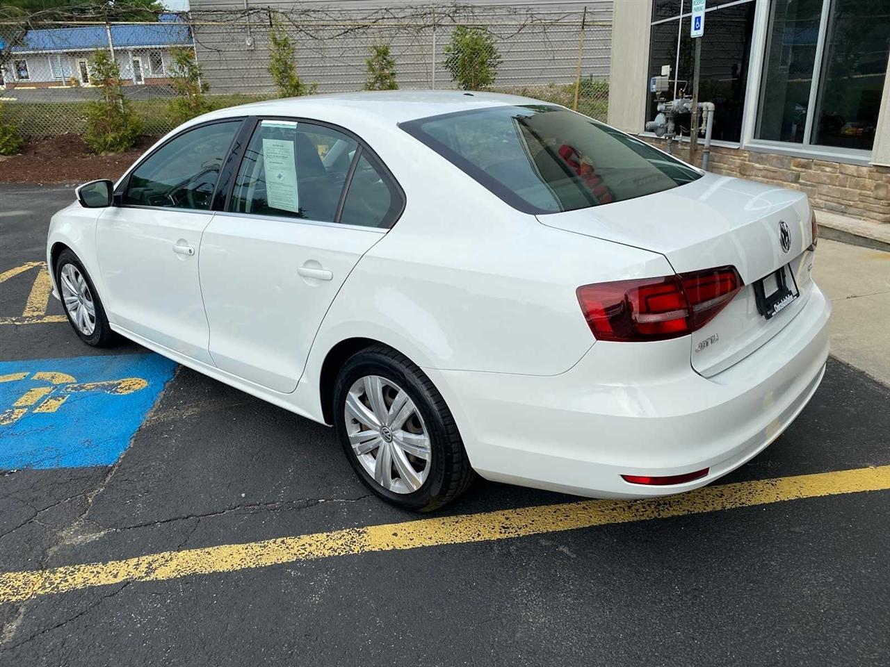 Volkswagen Jetta 1.4T S 6M 2017