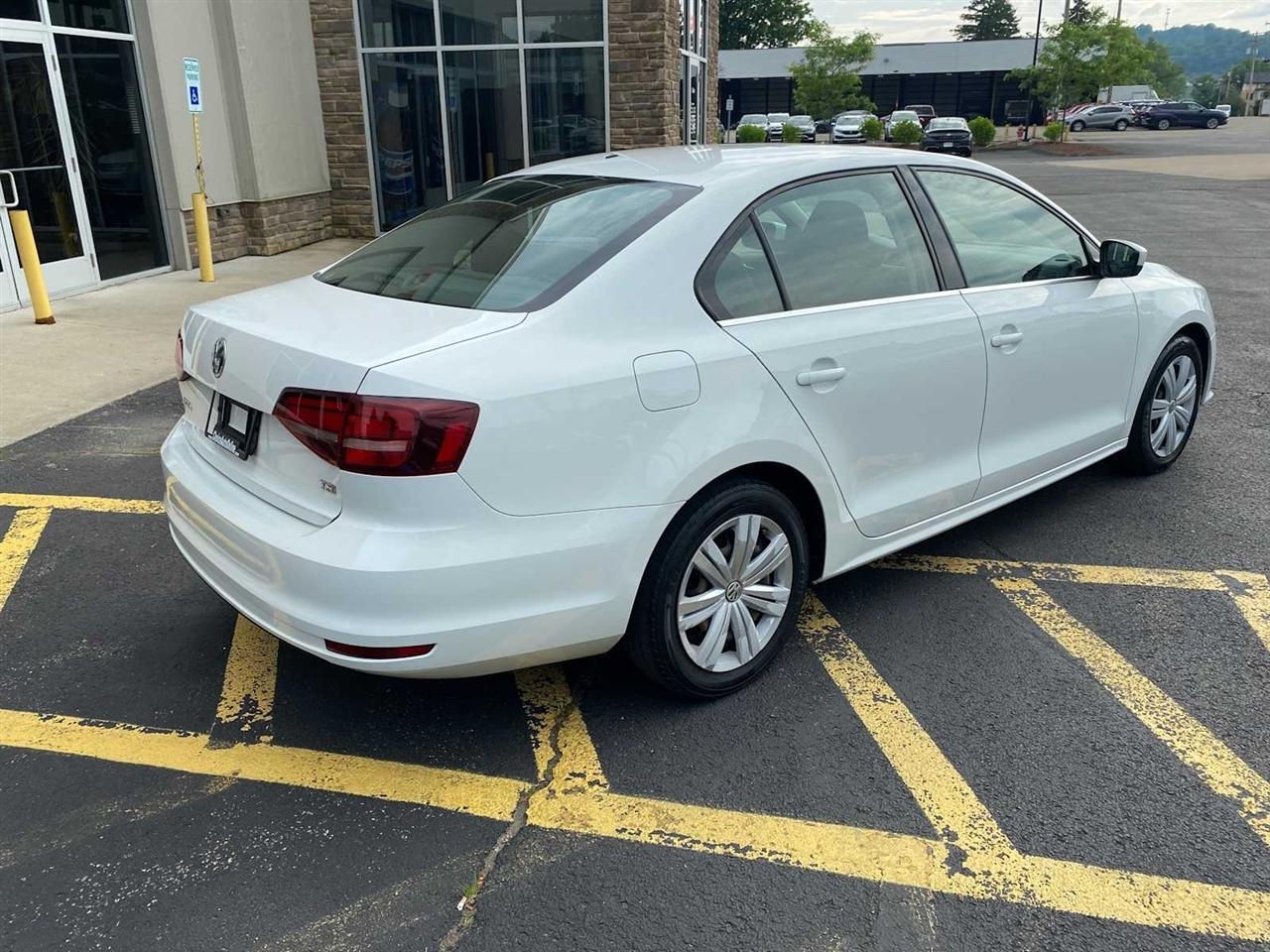 Volkswagen Jetta 1.4T S 6M 2017