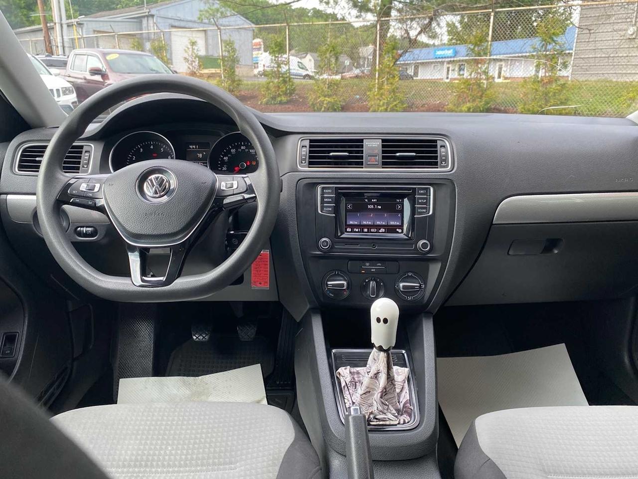 Volkswagen Jetta 1.4T S 6M 2017