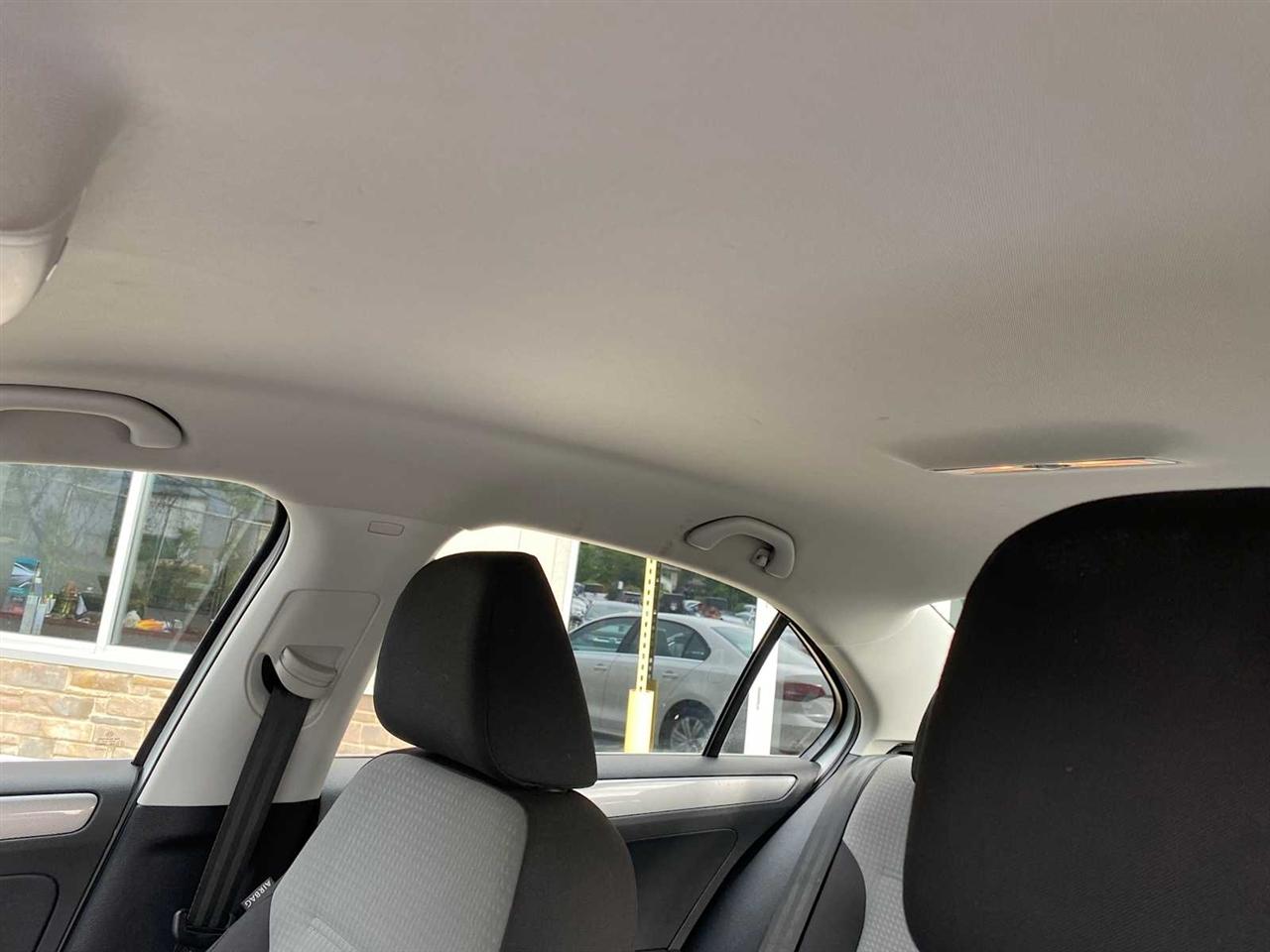 Volkswagen Jetta 1.4T S 6M 2017