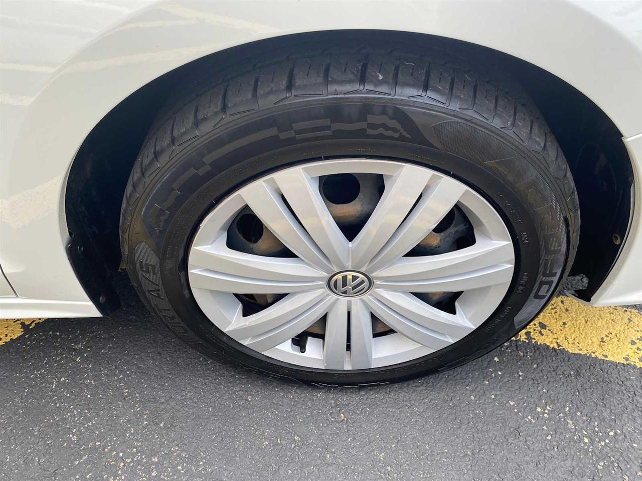 Volkswagen Jetta 1.4T S 6M 2017