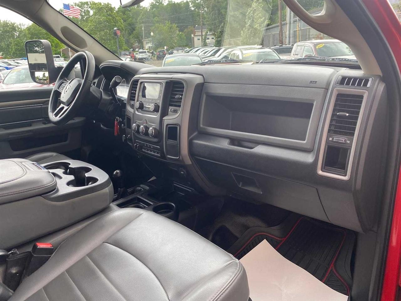 RAM 3500 Regular Cab 4WD DRW 2018