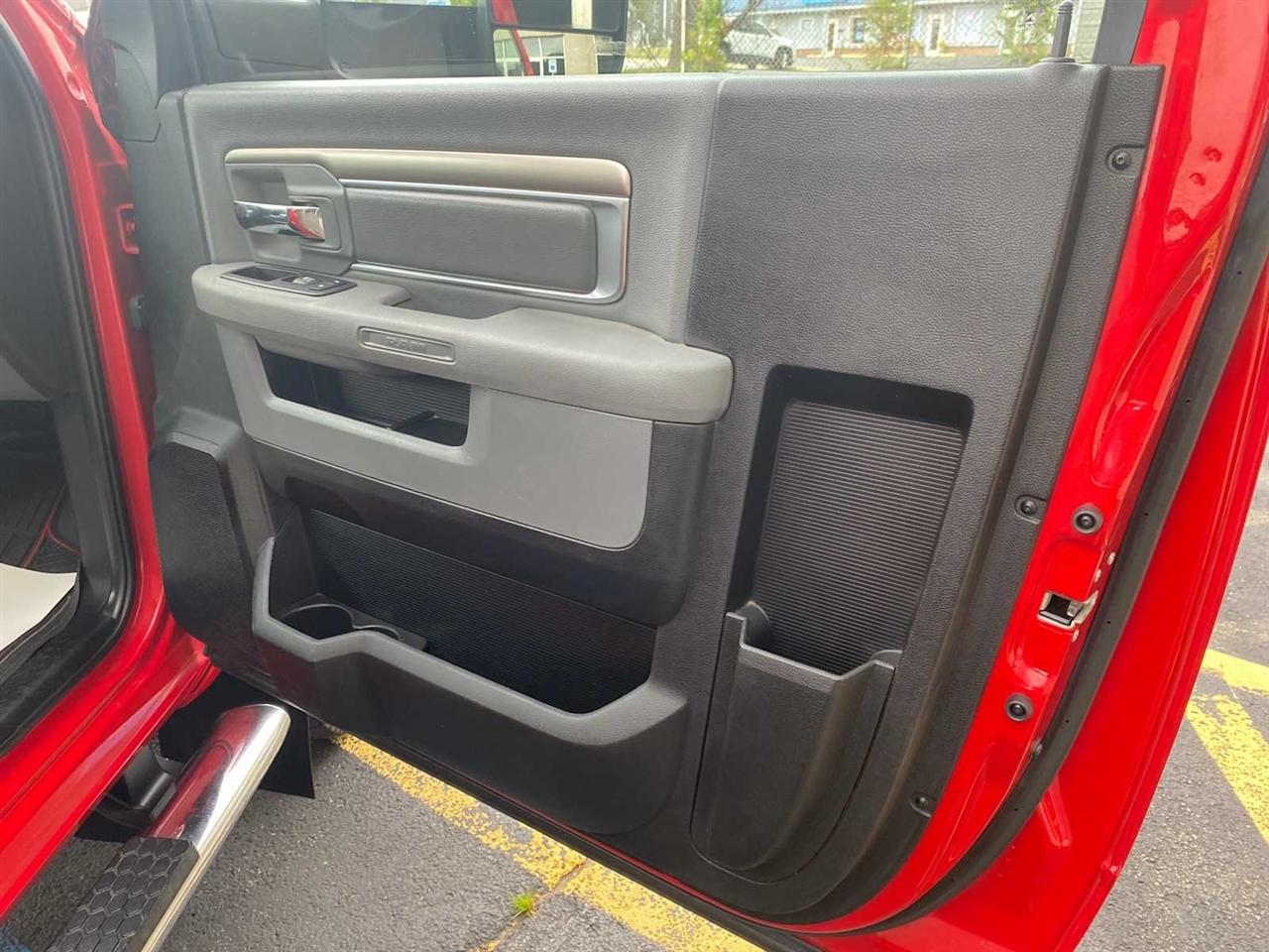 RAM 3500 Regular Cab 4WD DRW 2018