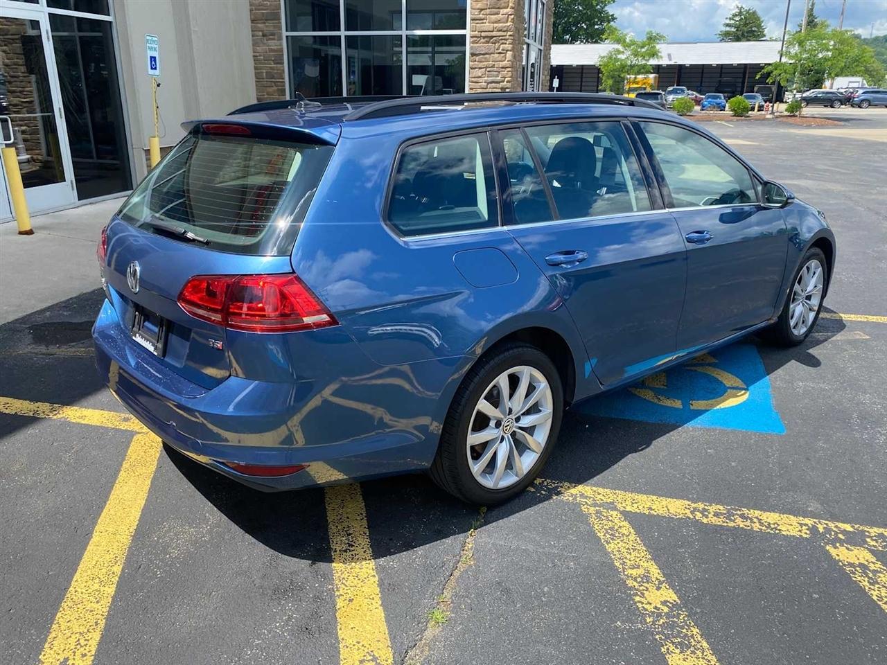 Volkswagen Golf SportWagen TSI SE 6A 2017