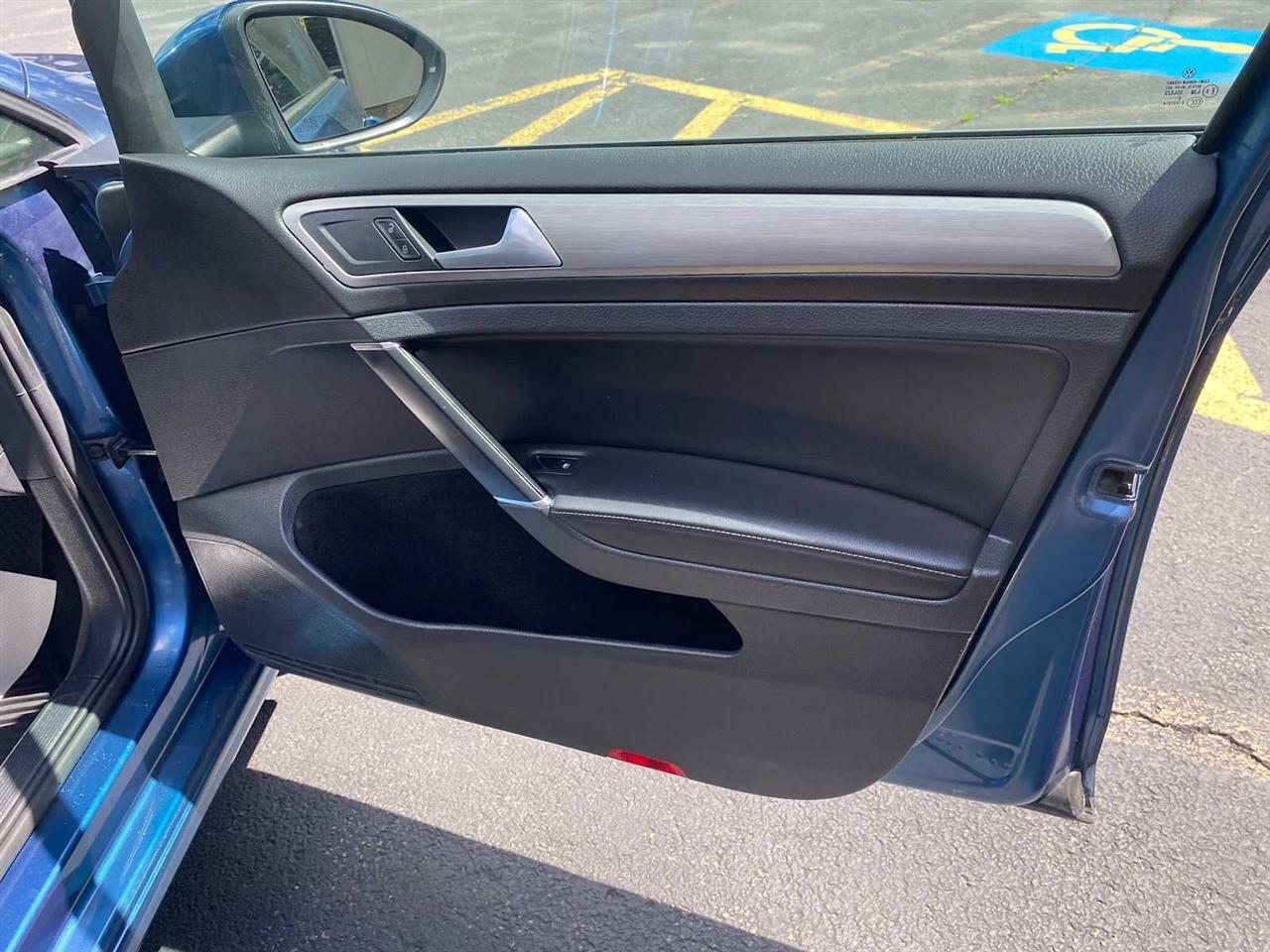 Volkswagen Golf SportWagen TSI SE 6A 2017