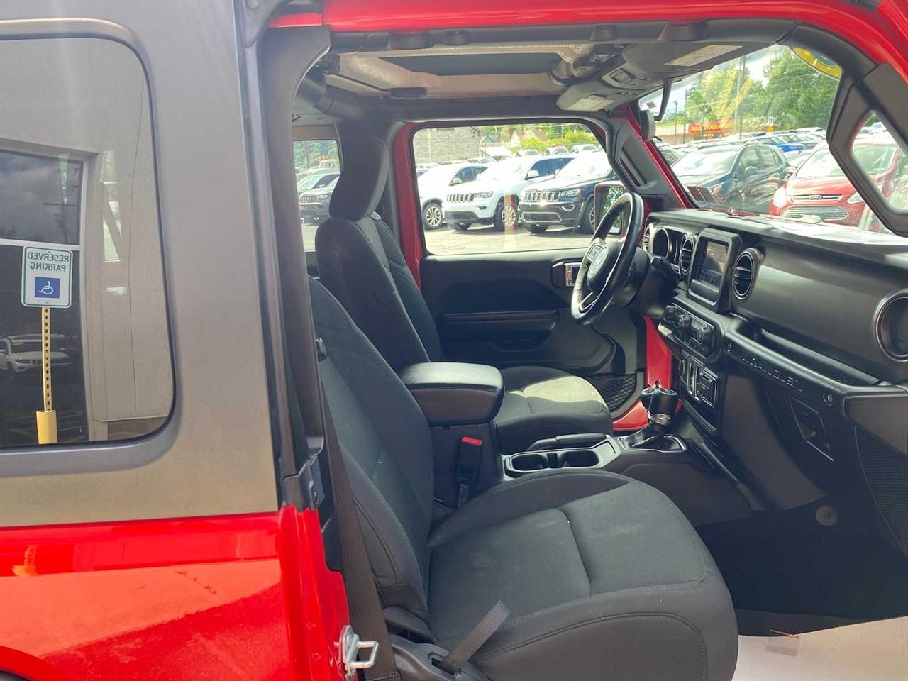 Jeep Wrangler Sport 4WD 2019