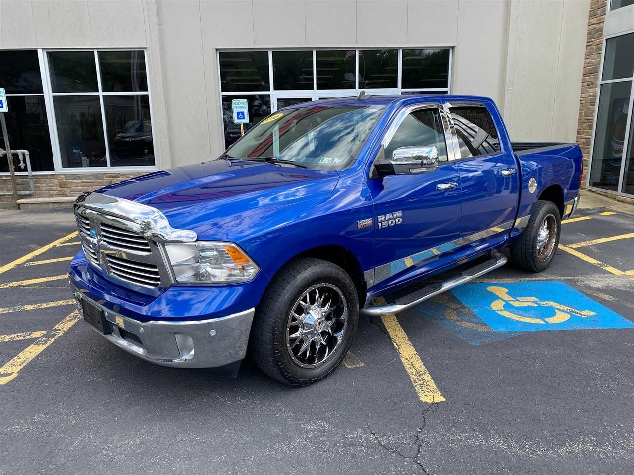 RAM 1500 SLT Crew Cab SWB 4WD 2016