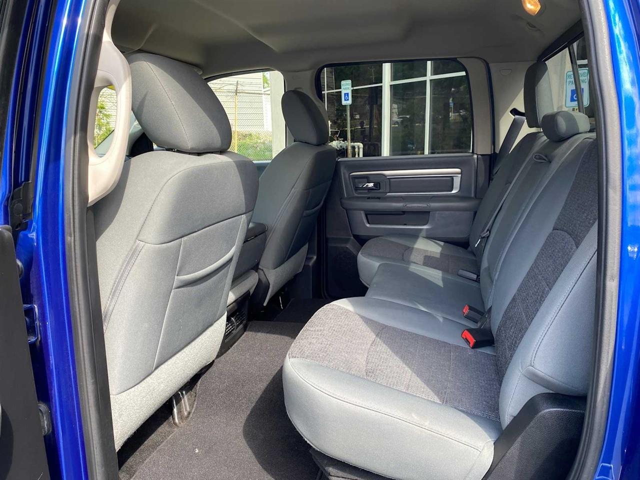 RAM 1500 SLT Crew Cab SWB 4WD 2016