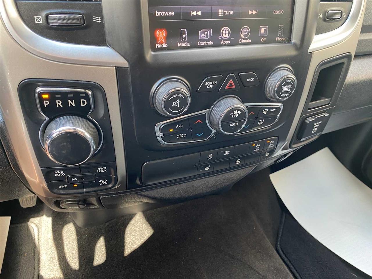 RAM 1500 SLT Crew Cab SWB 4WD 2016