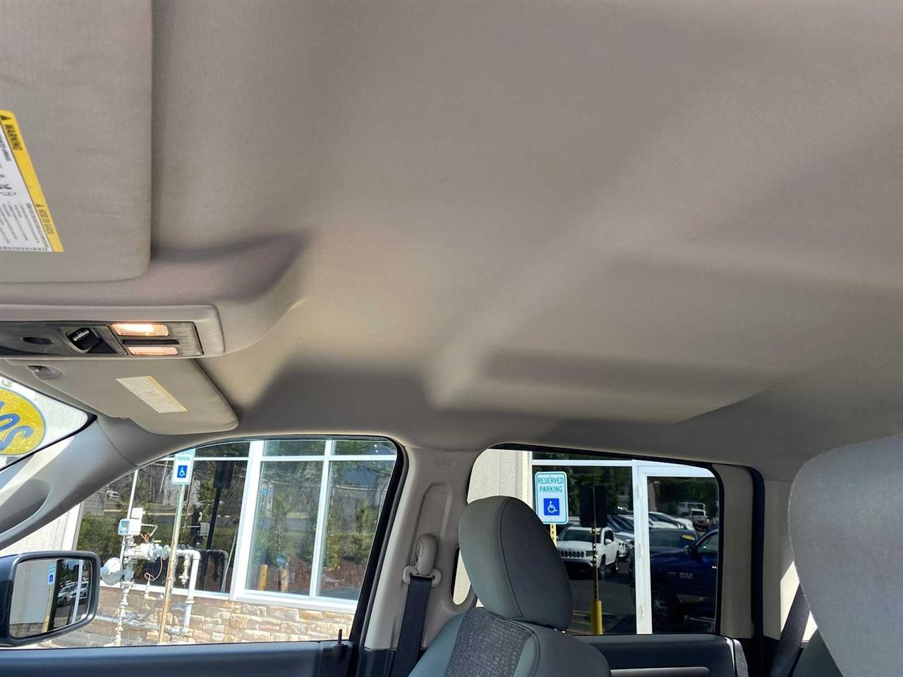RAM 1500 SLT Crew Cab SWB 4WD 2016