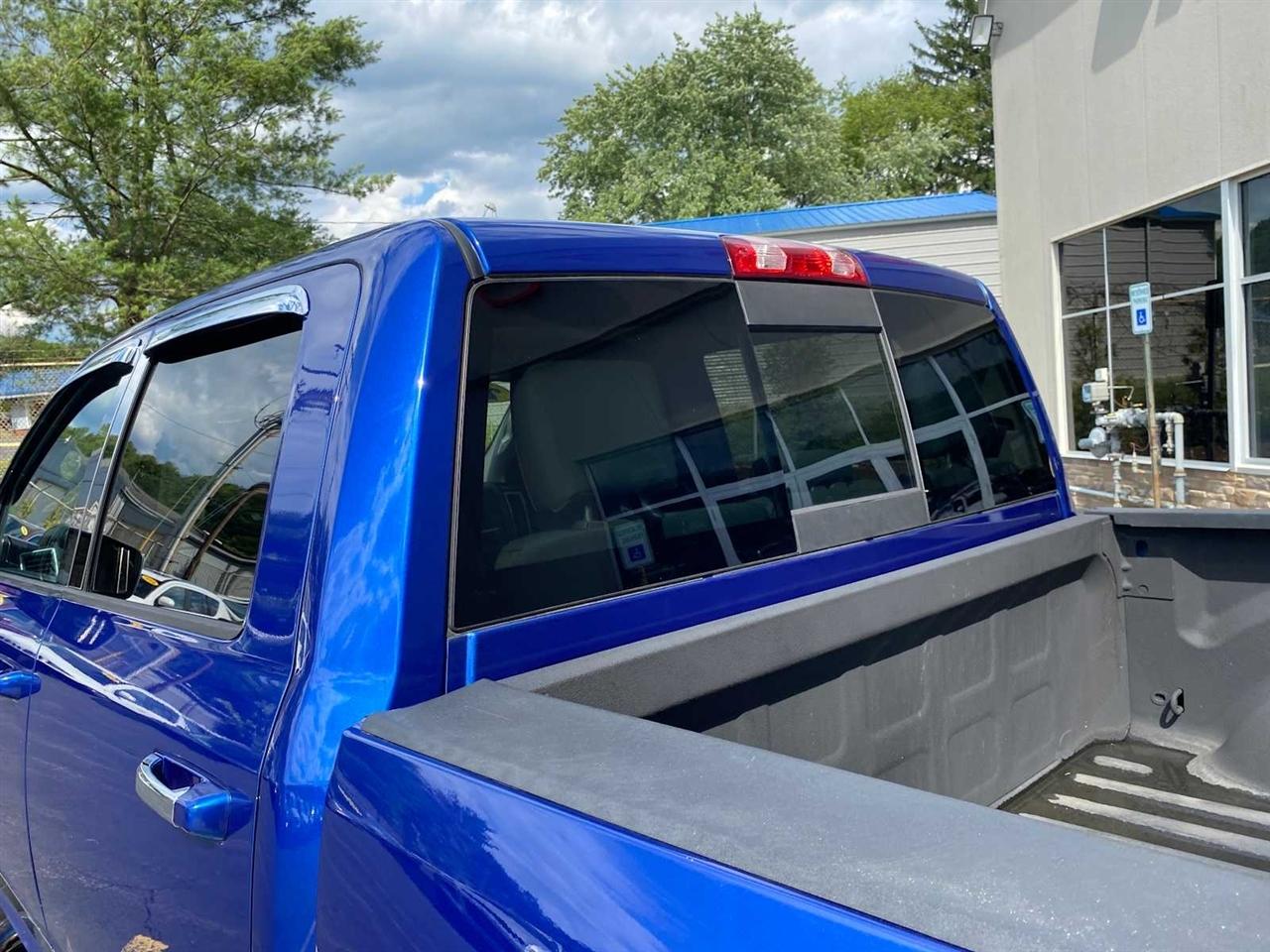 RAM 1500 SLT Crew Cab SWB 4WD 2016