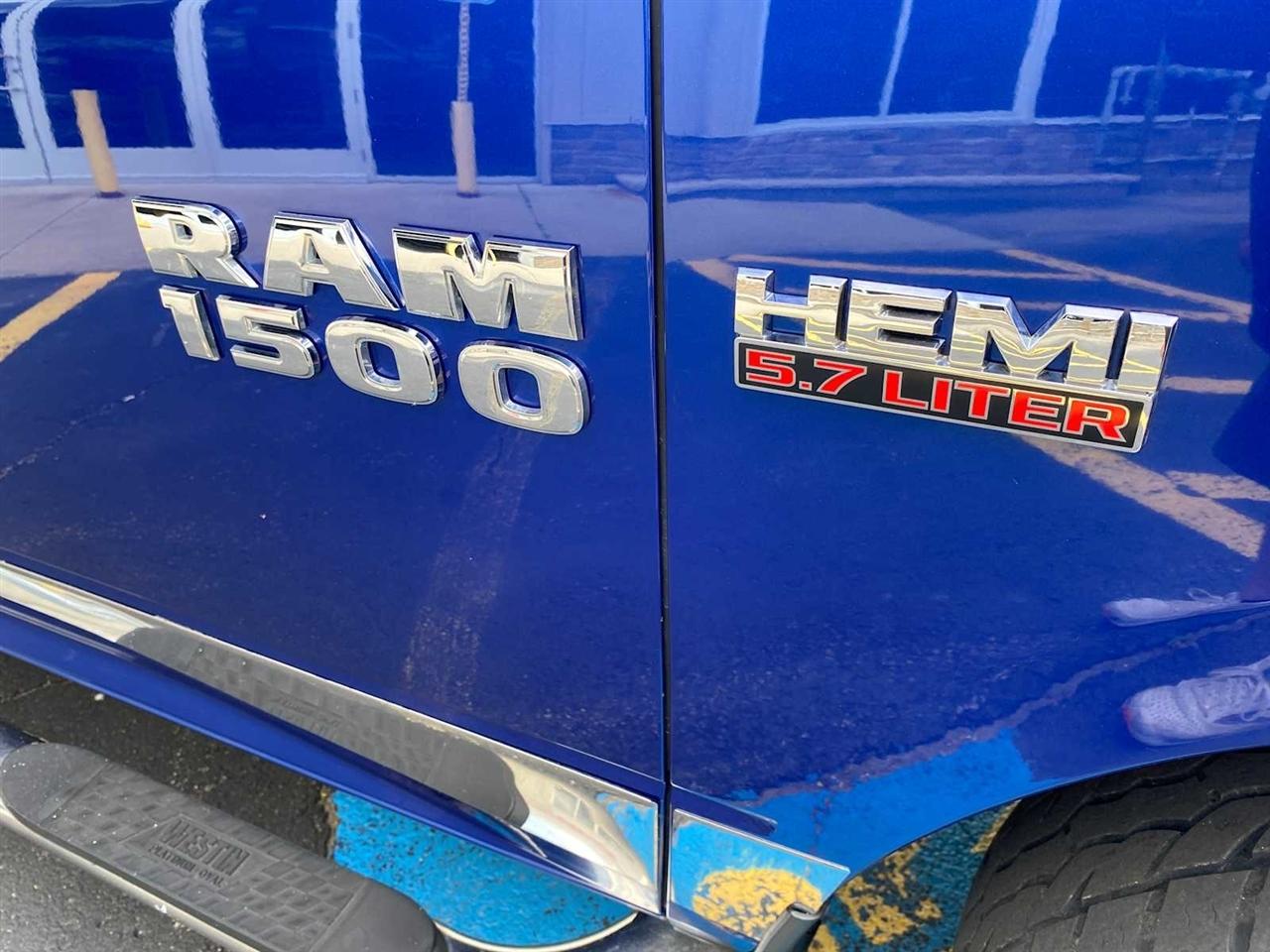 RAM 1500 SLT Crew Cab SWB 4WD 2016