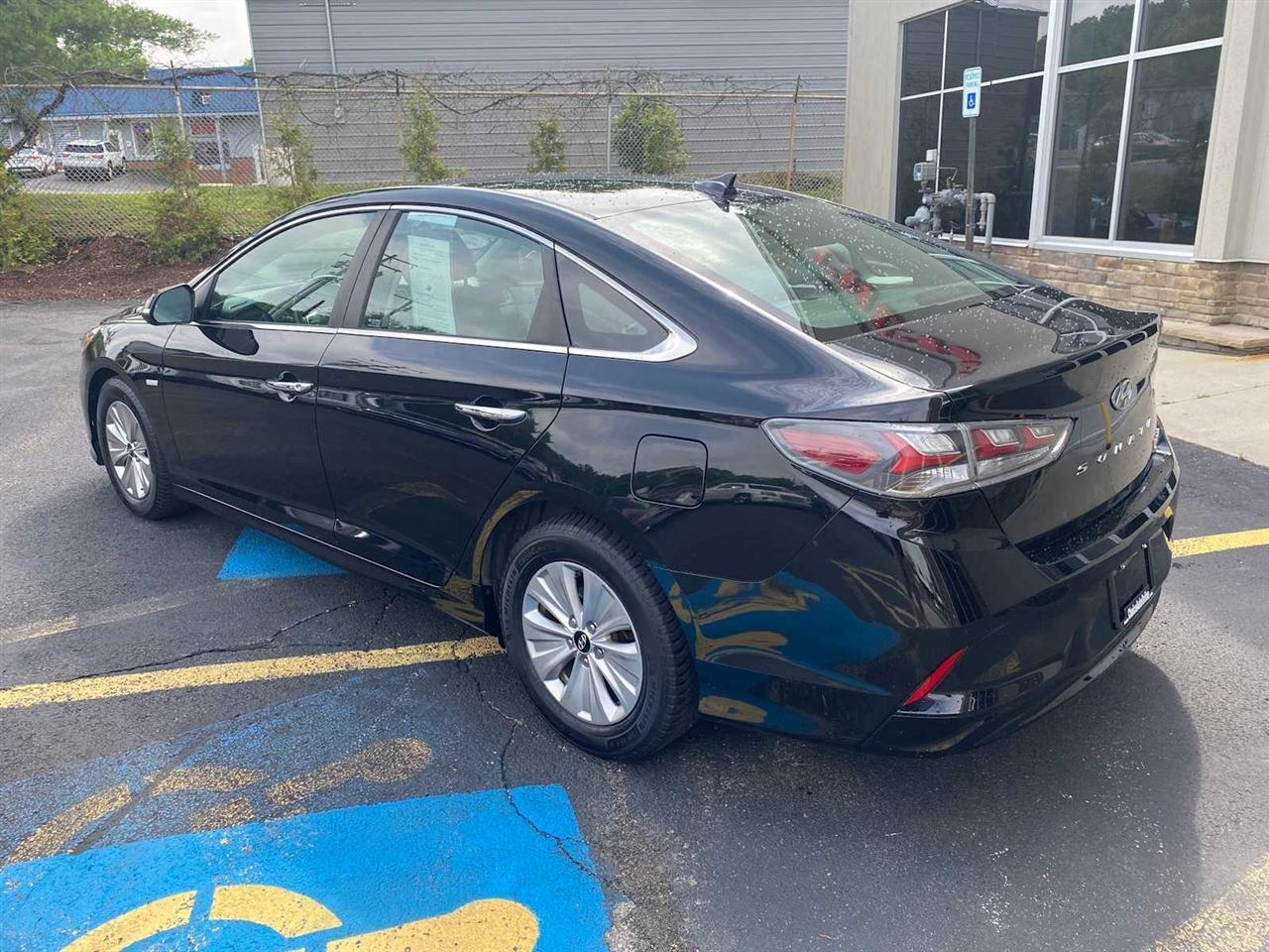 Hyundai Sonata Hybrid SE 2019