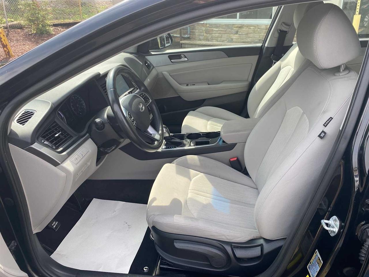 Hyundai Sonata Hybrid SE 2019