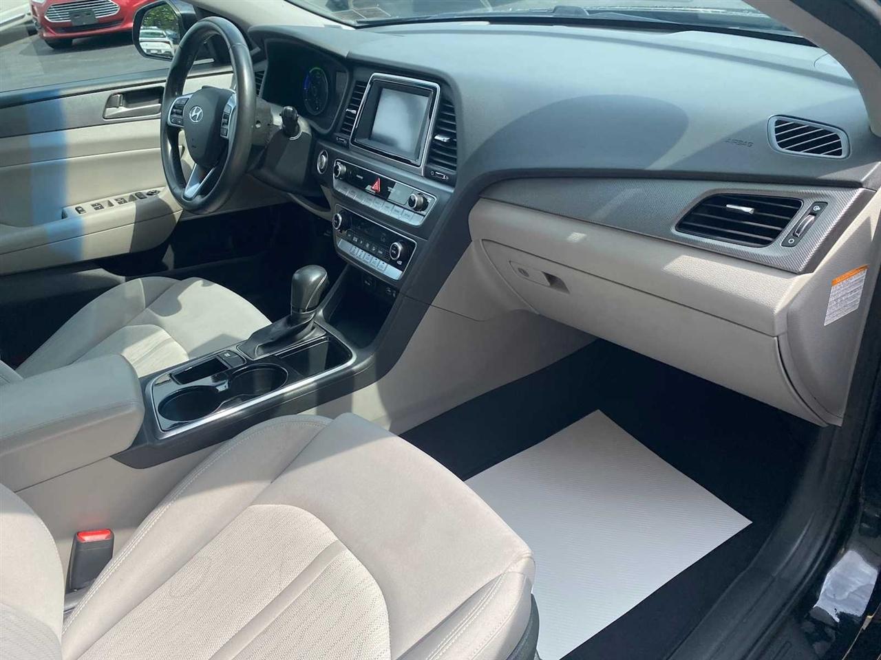 Hyundai Sonata Hybrid SE 2019