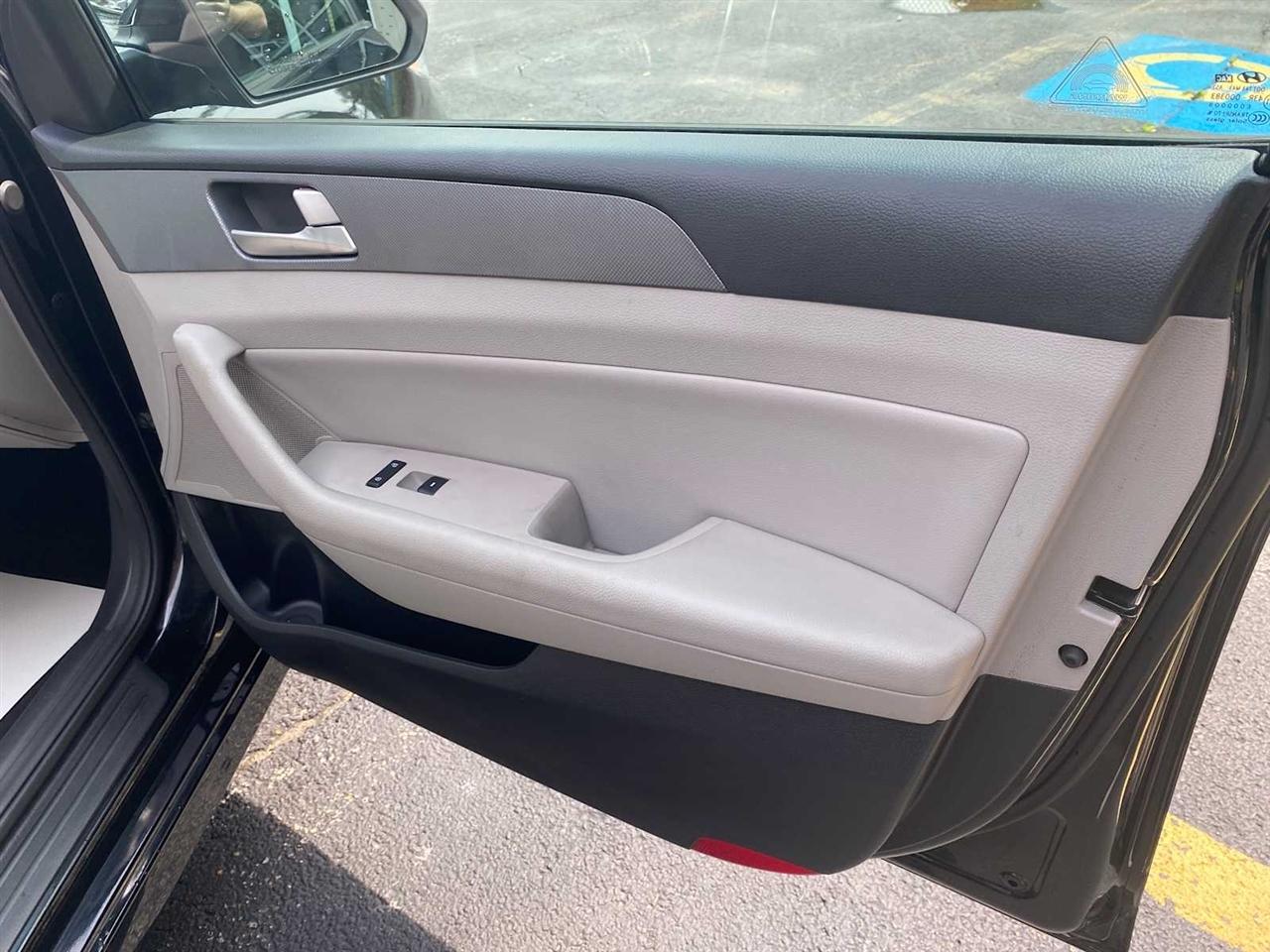 Hyundai Sonata Hybrid SE 2019