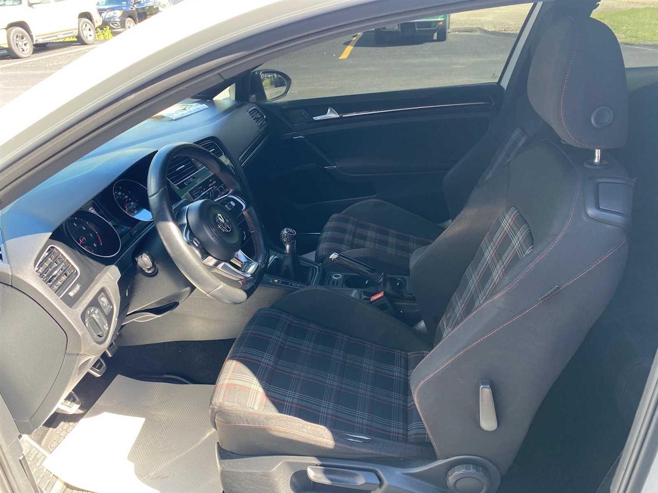 Volkswagen GTI S 6M 2-Door 2015