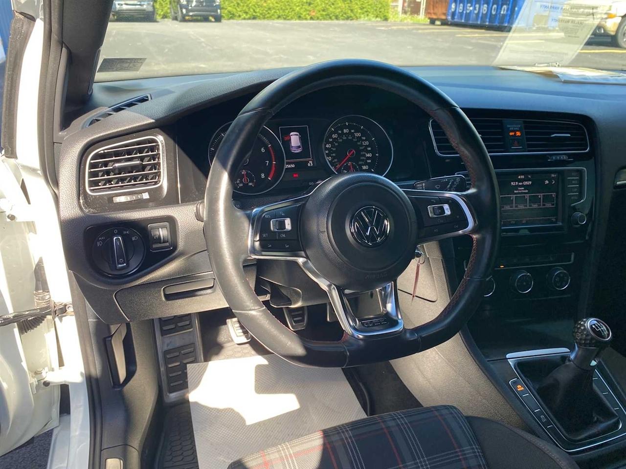 Volkswagen GTI S 6M 2-Door 2015