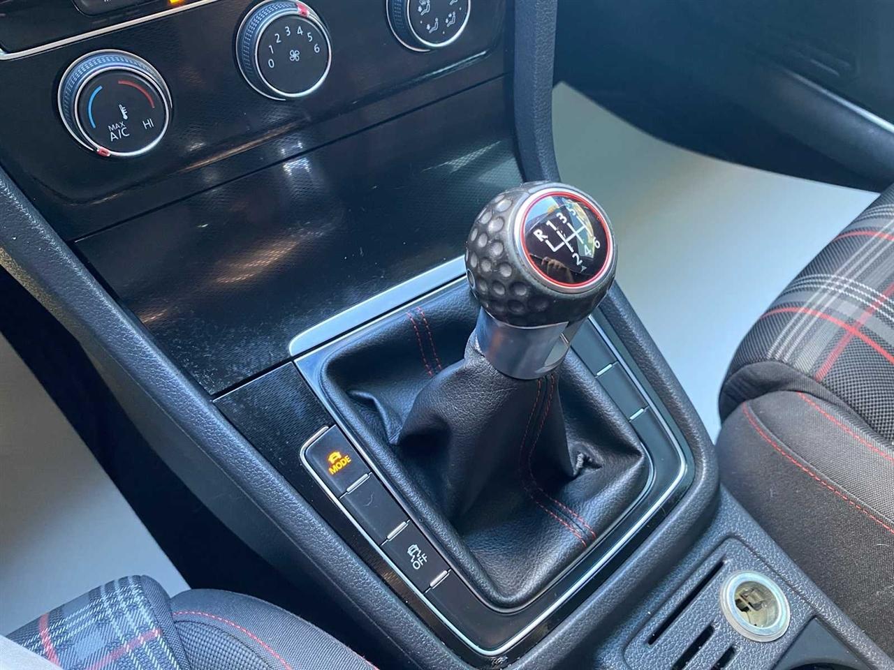 Volkswagen GTI S 6M 2-Door 2015