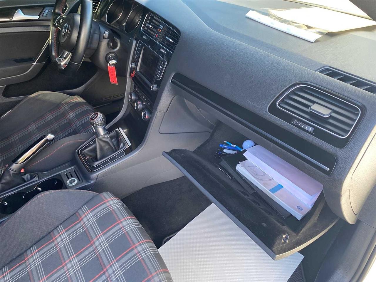 Volkswagen GTI S 6M 2-Door 2015
