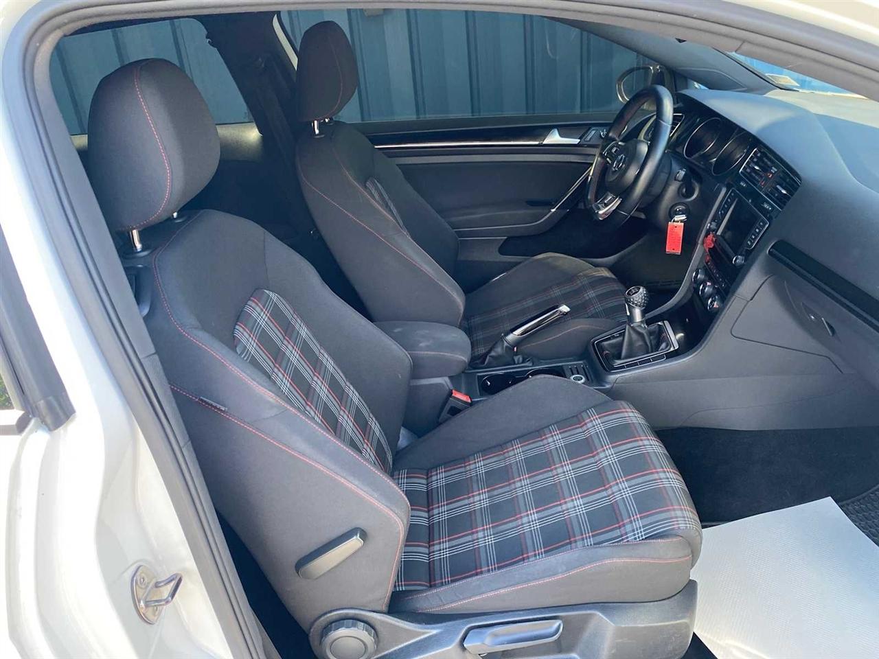 Volkswagen GTI S 6M 2-Door 2015