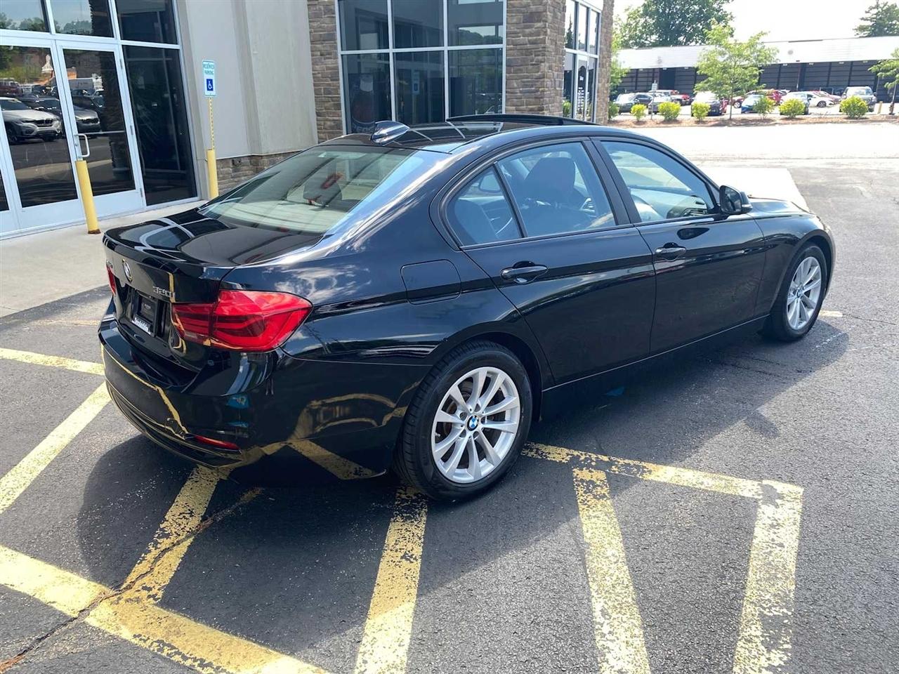 BMW 3-Series 320i xDrive Sedan 2017