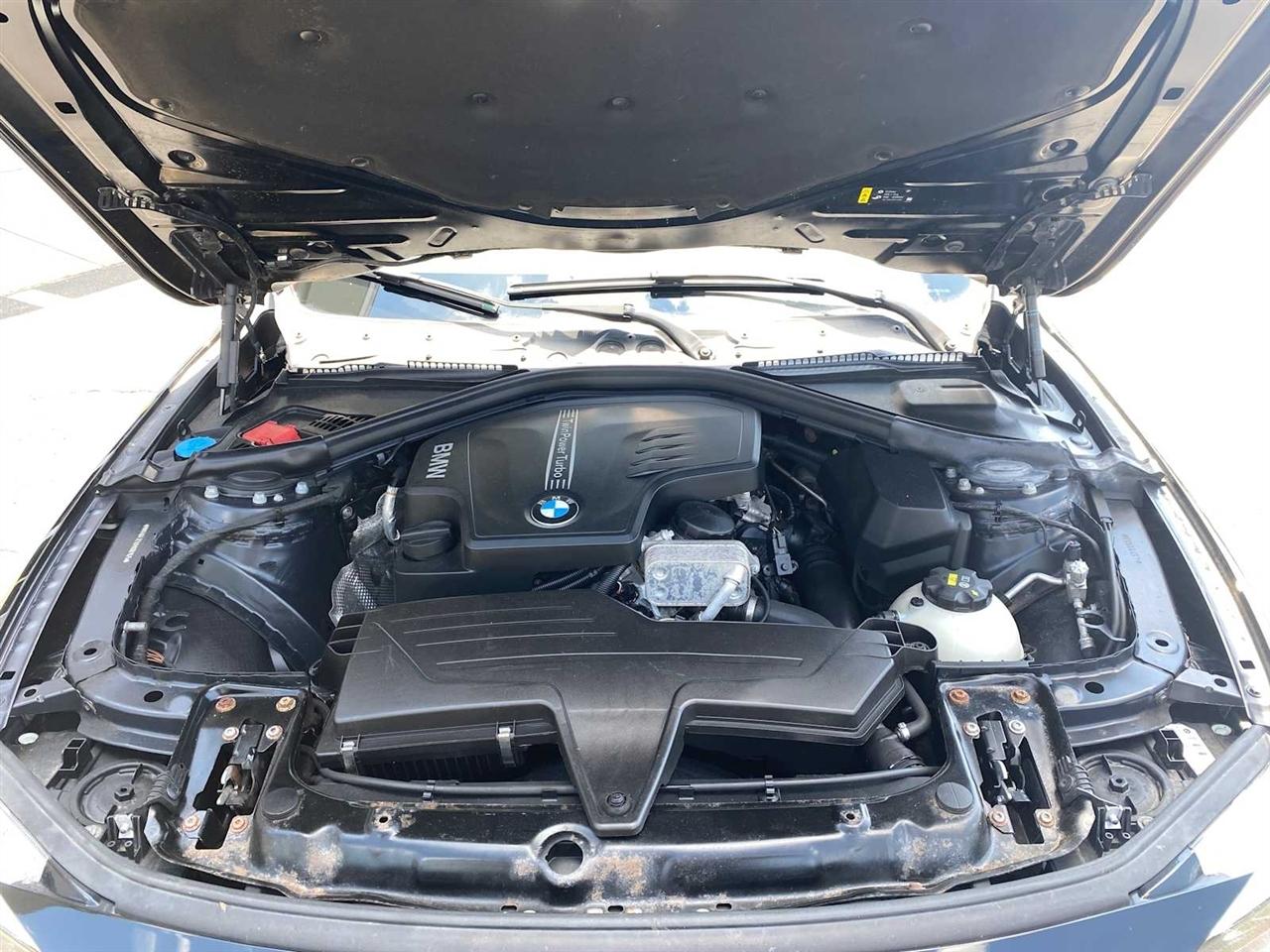 BMW 3-Series 320i xDrive Sedan 2017
